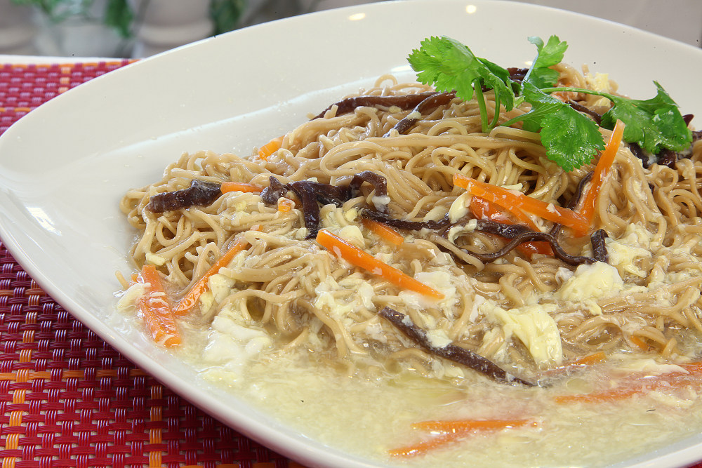 Claypot Mee Suar (伊面线)