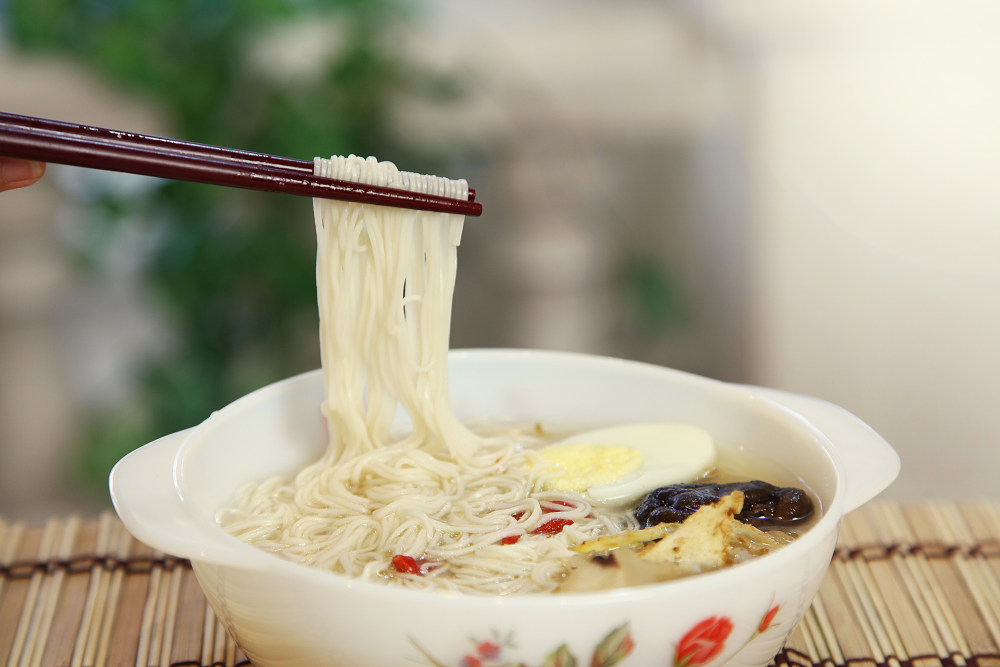 Longevity Noodles / Mee Suar (面线)